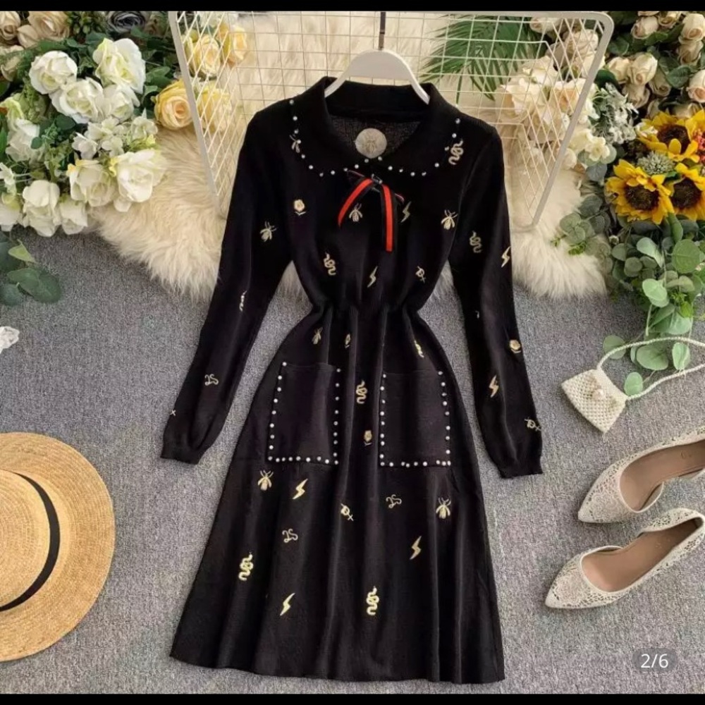 Knitted embroidery long-sleeved dress